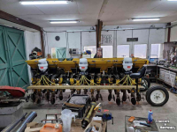 Drillmaschine Delimbe T5, T14, T15,T18, T20  fronttank, granulaat strooier zaaimachine