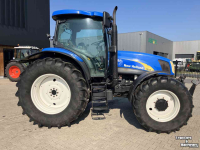 Schlepper / Traktor New Holland TS135A