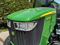 Gartentraktoren John Deere 3046R Compact Tarctor