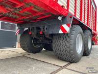 Lade- und Dosierwagen Pottinger Jumbo 7210L Combiline. Kortsnijwagen.