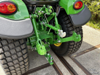 Obsttraktor John Deere 3046R