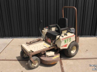 Aufsitzrasenmäher Grasshopper 124-41 zeroturn zitmaaier zero-turn maaimachine