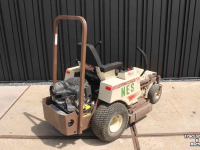 Aufsitzrasenmäher Grasshopper 124-41 zeroturn zitmaaier zero-turn maaimachine