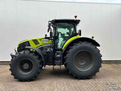 Schlepper / Traktor Claas Axion 830 Night Edition