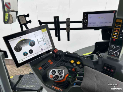 Schlepper / Traktor Claas Axion 830 Night Edition