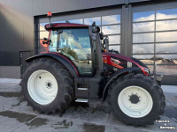 Schlepper / Traktor Valtra G135 CVT vario