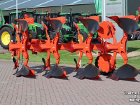 Pflüge Kuhn VARIMASTER L ON LAND