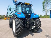 Schlepper / Traktoren New Holland T5.95EC + Stoll voorlader 850 P Ecoline FE