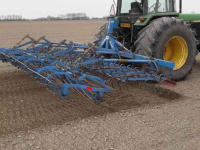 Saatbettkombination Lemken korund koralle 4/560