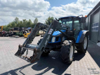 Schlepper / Traktor New Holland TL 80 A met voorlader