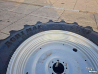 Räder, Reifen, Felgen & Distanzringe BKT 460/85R38 en 380/85R28 BKT Agrimax