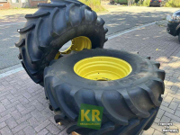Räder, Reifen, Felgen & Distanzringe Vredestein 600/70R28 Traxion