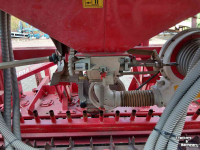 Sämaschine-Kombination Kverneland Pneumatic DE-S Zaaicombinatie  Met Lely Rotorkopeg