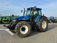 Schlepper / Traktor New Holland TM155 Power command