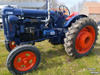 Schlepper / Traktor Fordson P6