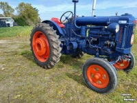 Schlepper / Traktor Fordson P6