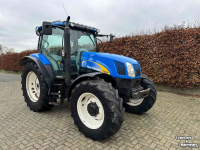 Schlepper / Traktoren New Holland T6030
