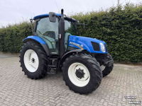 Schlepper / Traktor New Holland T6020