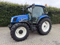Schlepper / Traktor New Holland T6020