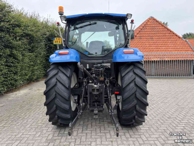 Schlepper / Traktor New Holland T6020