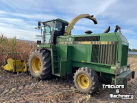 Feldhäcksler John Deere 6810