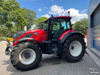 Schlepper / Traktor Valtra T215 Active