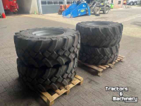 Räder, Reifen, Felgen & Distanzringe Magni 445/65R22.5