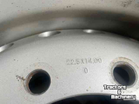 Räder, Reifen, Felgen & Distanzringe Magni 445/65R22.5