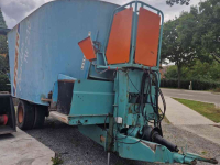 Futtermischwagen Vertikal Storti Dunker TW 210     12969