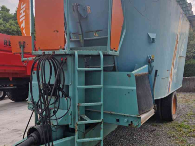 Futtermischwagen Vertikal Storti Dunker TW 210     12969