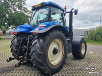 Schlepper / Traktor New Holland T 8020