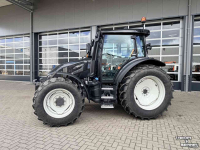 Schlepper / Traktor Valtra G135 Versu Smart touch