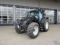 Schlepper / Traktor Valtra G135 Versu Smart touch