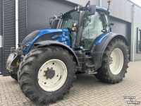 Schlepper / Traktor Valtra N174 Versu