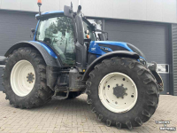 Schlepper / Traktor Valtra N174 Versu