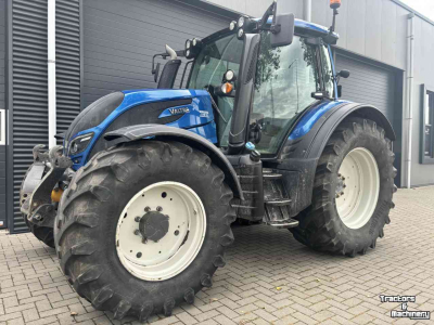 Schlepper / Traktor Valtra N174 Versu