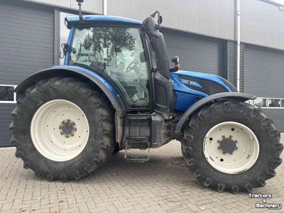 Schlepper / Traktor Valtra N174 Versu