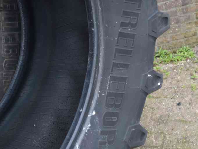 Räder, Reifen, Felgen & Distanzringe Trelleborg 650/65r42 tm 800