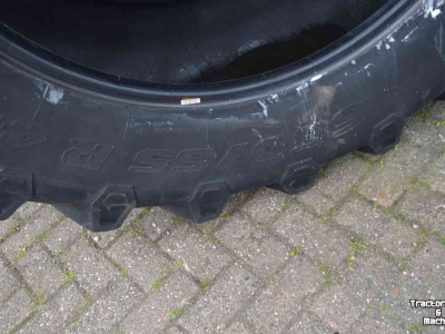 Räder, Reifen, Felgen & Distanzringe Trelleborg 650/65r42 tm 800