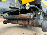 Pressen New Holland BB9070 CropCutter