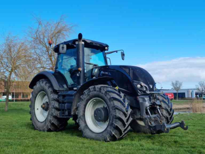 Schlepper / Traktor Valtra S274