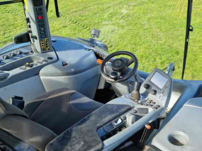 Schlepper / Traktor Valtra S274