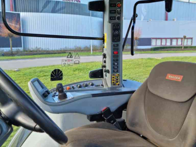 Schlepper / Traktor Valtra S274