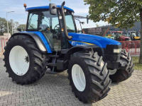 Schlepper / Traktor New Holland TM155 PC 40Kmh. met kruip en Airco