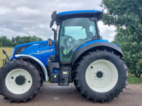 Schlepper / Traktor New Holland 140 AutoCommand